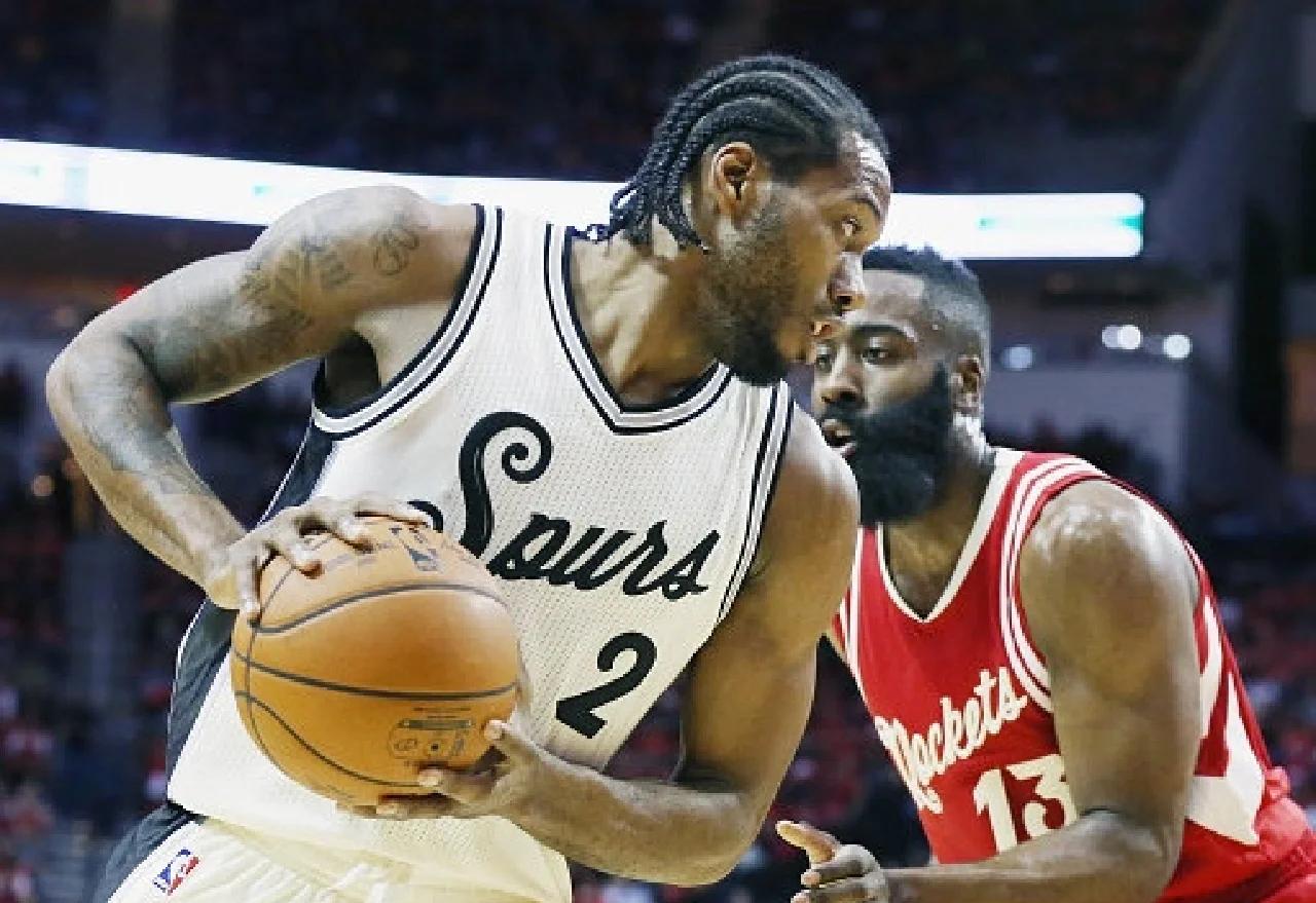 杜兰特关键时刻连得10分带队取胜（杜兰特最后时刻连砍10分，率队胜出）