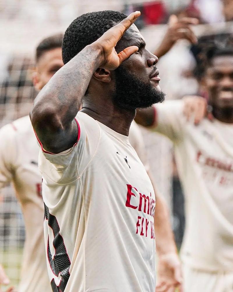 欧冠周最佳球员评选：奥斯梅恩、福登、梅里诺、福布斯（欧冠本周最佳候选：奥斯梅恩、福登、梅里诺、福布斯）