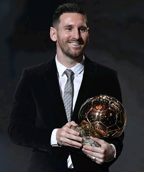 追求字母哥，勇士决定引热议，筹码公布！拉科布演都不演了（勇士追逐字母哥引爆热议，交易筹码曝光，拉科布摊牌了）