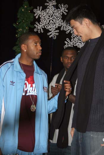 每体：拉菲尼亚是巴萨非卖品，个人目标赢得欧冠和2026年世界杯（每体：巴萨不出售拉菲尼亚，他剑指欧冠与2026年世界杯冠军）