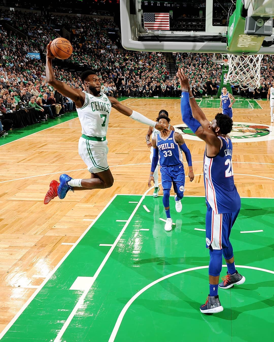 罗马诺：去年冬窗曼联引进埃德松未果，现在他已经大降价了（罗马诺：曼联去年冬窗未能签下埃德松，如今他的转会费已大幅下调）