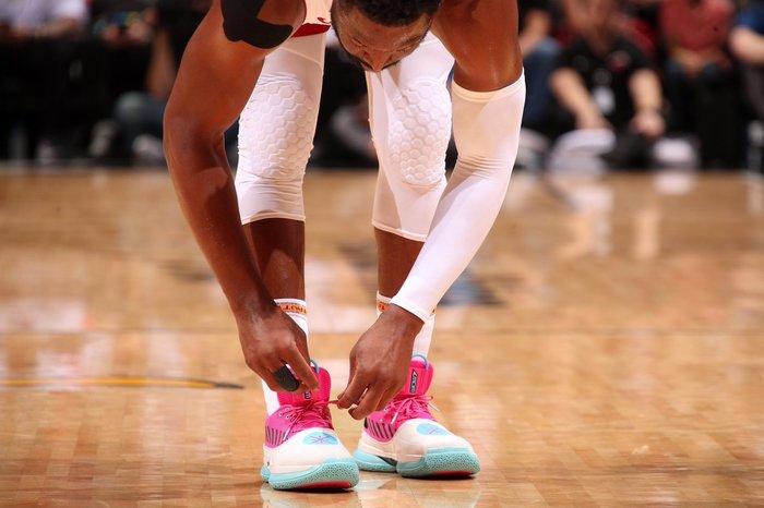 西甲：皇马主场2-1击败皇家贝蒂斯（西甲：皇马主场2-1力克皇家贝蒂斯）