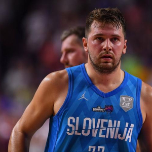 贝恩&卡特半场合计12中2，魔术主场落后背靠背马刺的9分（贝恩卡特半场合计12投仅2中，魔术主场落后背靠背马刺9分）