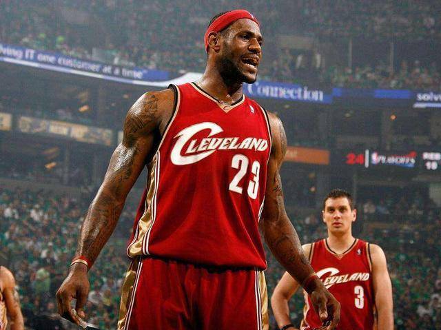 26场不败，德拉富恩特是带领西班牙连续不败场次第二长的主帅（率队26场不败，德拉富恩特位列西班牙主帅不败纪录第二）